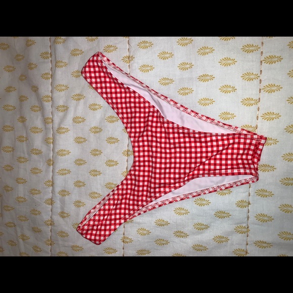 Bikini - Picture 2 of 2